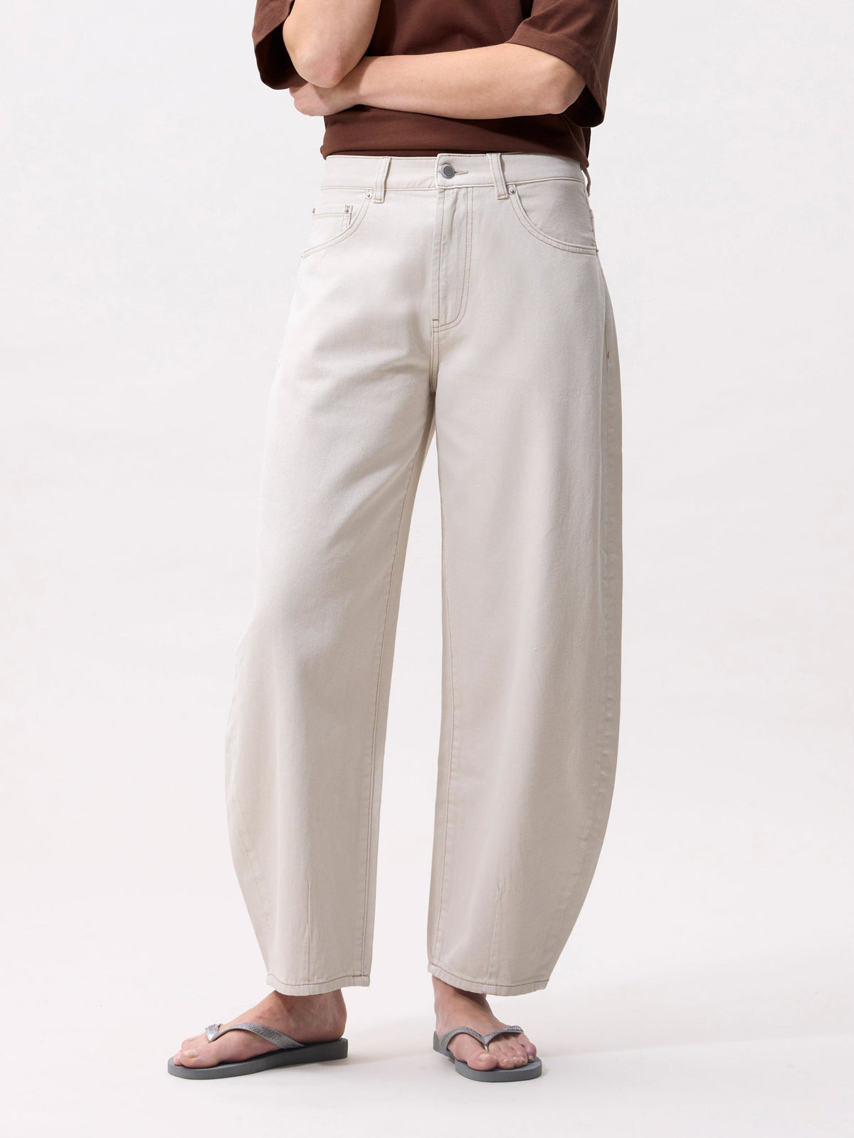 Catwalk Junkie Cropped Barrel Fit Jeans Cream