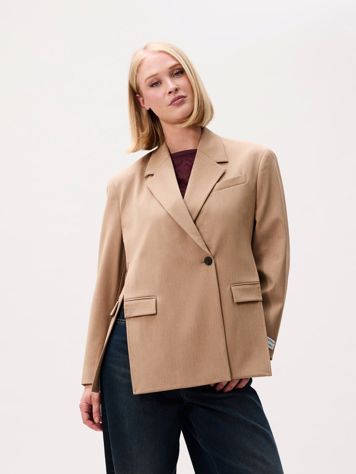 Catwalk Junkie Blazer with slits Caramel