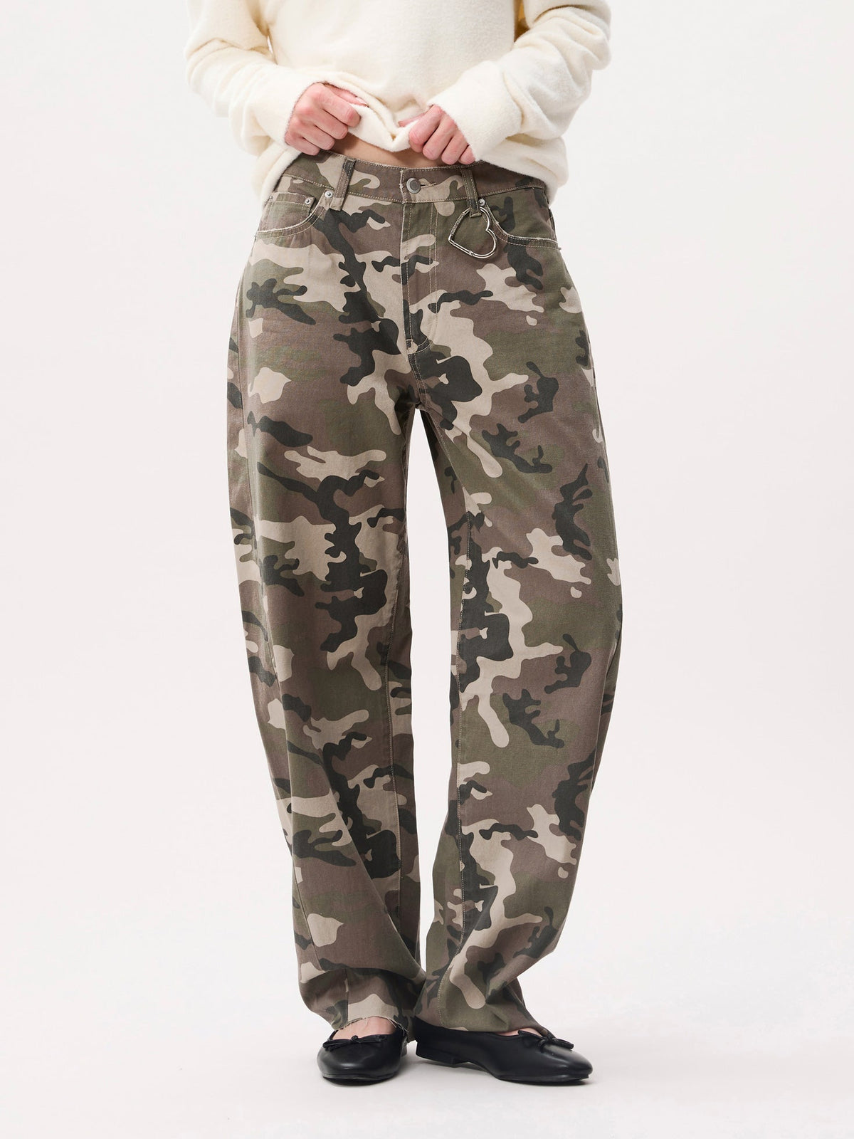 Catwalk Junkie Super barrel fit camo jeans Mountain View